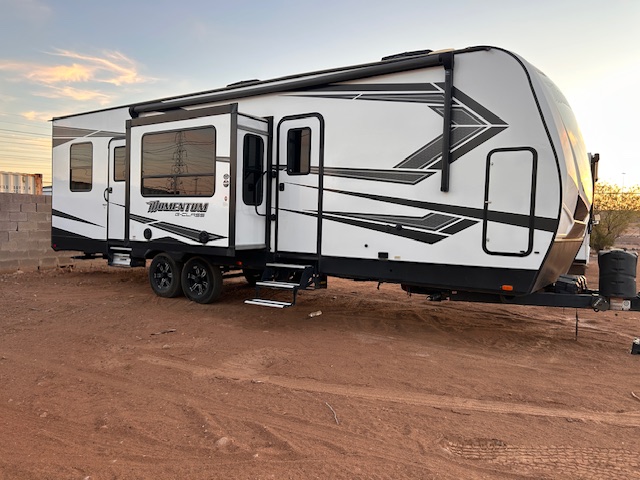 Momentum 29G Toy hauler