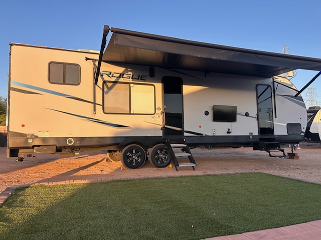 Rogue 29KS Toy Hauler (Shared) Rogue 29KS Toy Hauler (Shared)